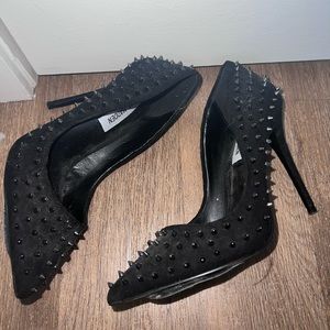 Steve Madden Black Spiked Pump